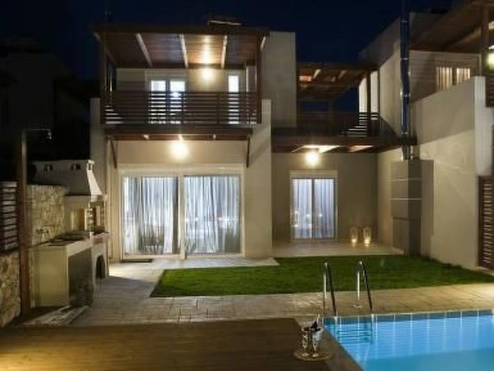 Ferienhaus für 4 Personen, mit Balkon und Terrasse sowie Garten und Pool