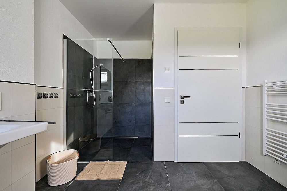 Ganze Wohnung, Luxus-Suite mit Infrarotsauna, Elektrokamin & Abtei-Panoramablick in Echternacherbrück, Eifelkreis Bitburg-Prüm
