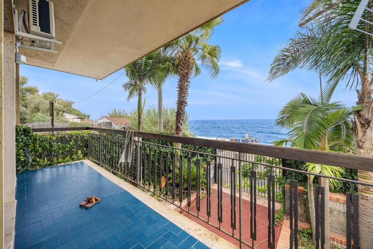 Entire apartment, Two-Bedroom Standard Apartment in Praiola, Riposto