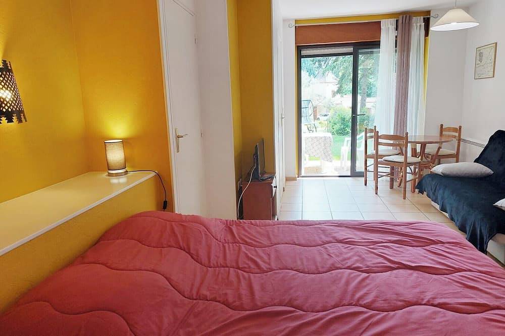 Appartement entier, Gite Ensoleillé 30m2 dans Parc Arboré à Sarlat avec parking privé in Sarlat-la-Canéda, Périgord Noir