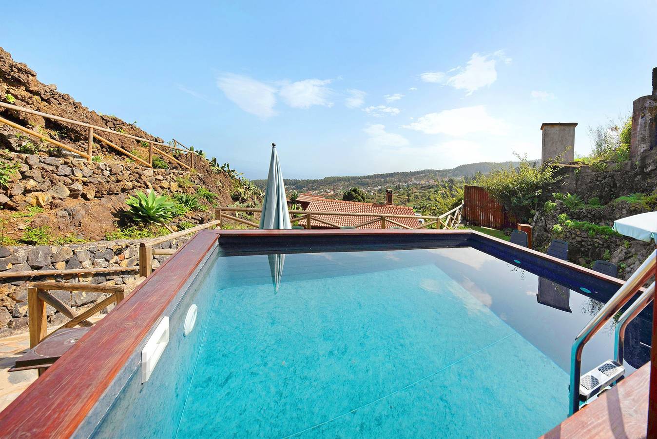 Casa Rural Romance con vistas al mar, jacuzzi y Wi-Fi in Cueva del Viento, Icod de los Vinos
