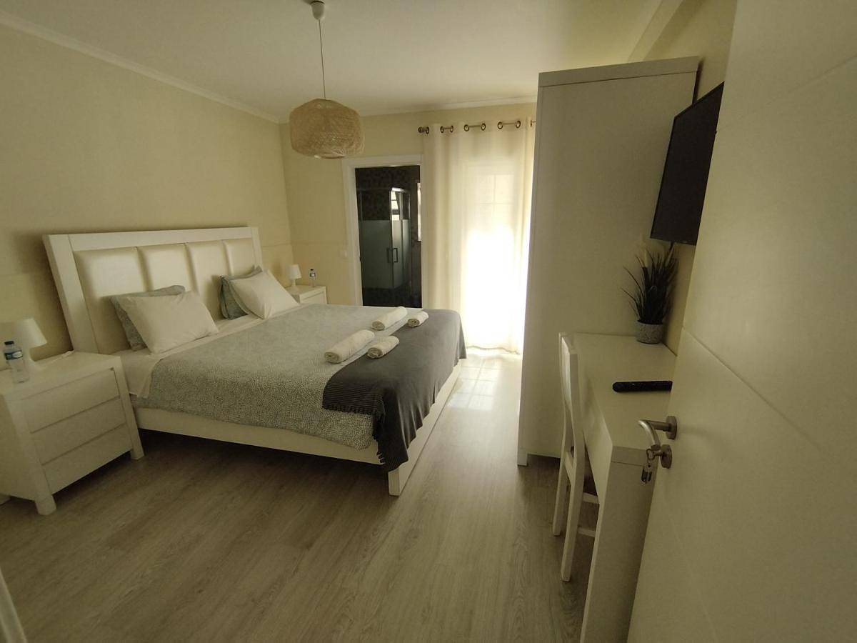 Twin Room with Private Bathroom in Peniche, Leiria District