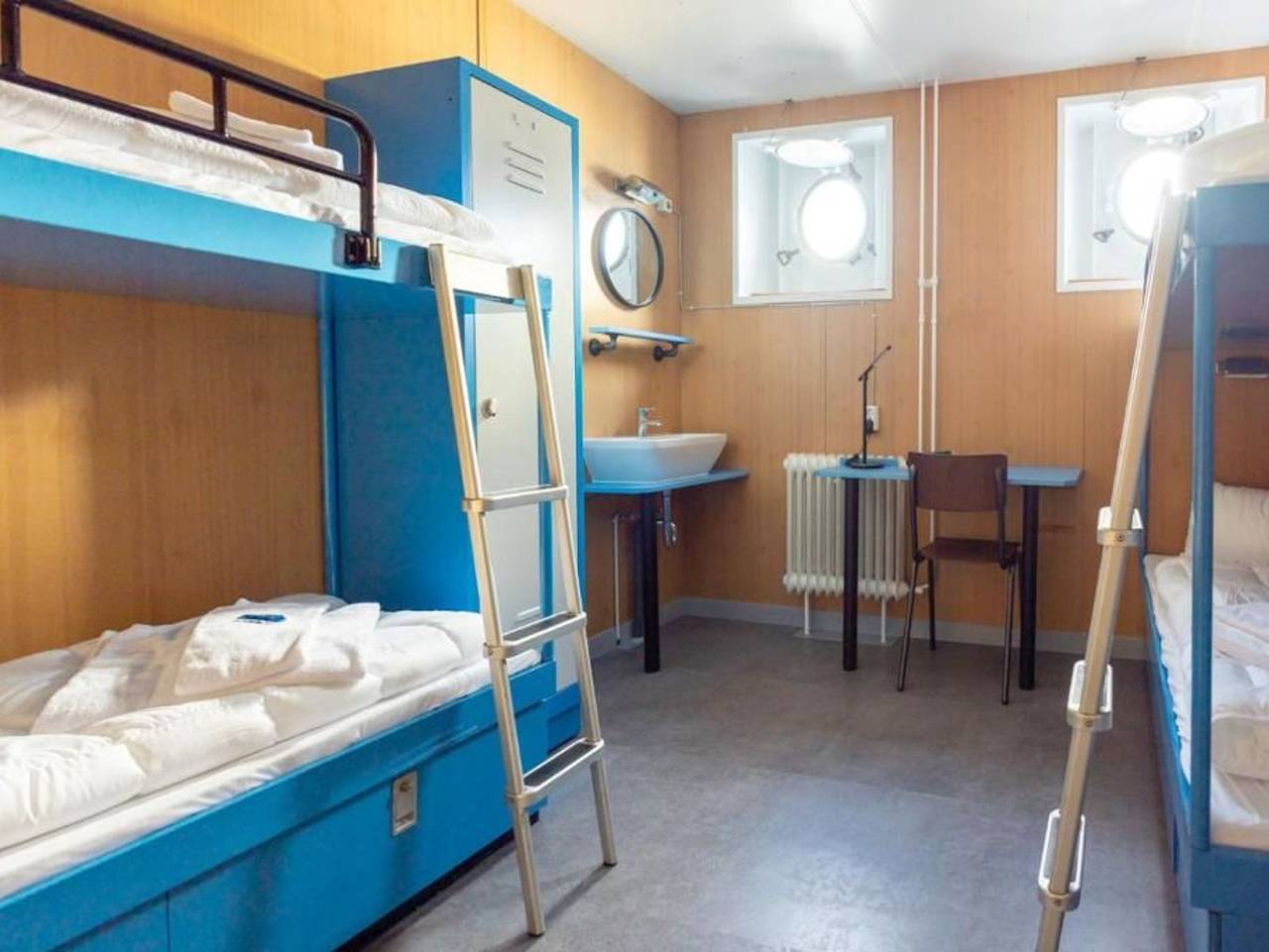 Arcona - Hostel on the Water - 2er Kajüte in Wilhelmshaven, Südliche Nordseeküste