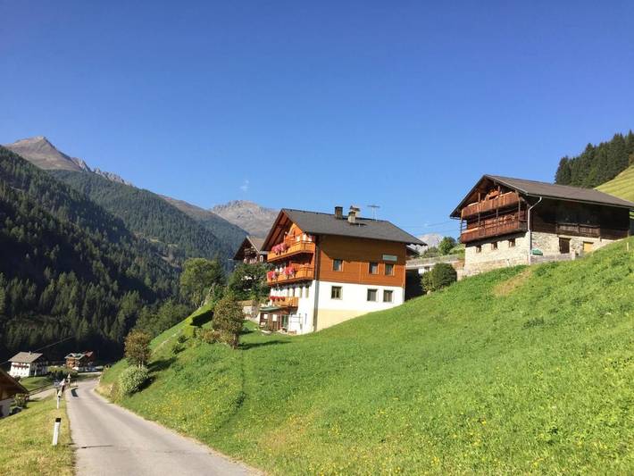 Ferienwohnung für 4 Personen, mit Ausblick und Garten in Sankt Jakob in Defereggen