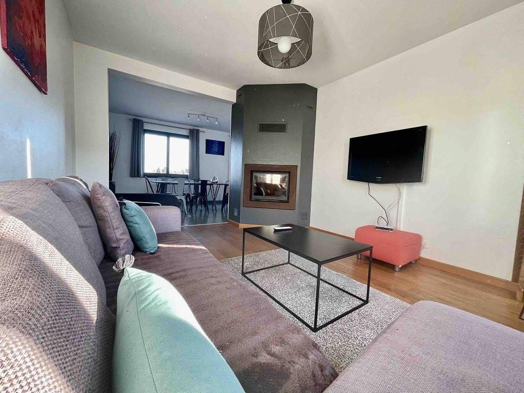 Maison moderne + Spa + terrain pétanque in Rully, Région de Chalon-sur-Saône