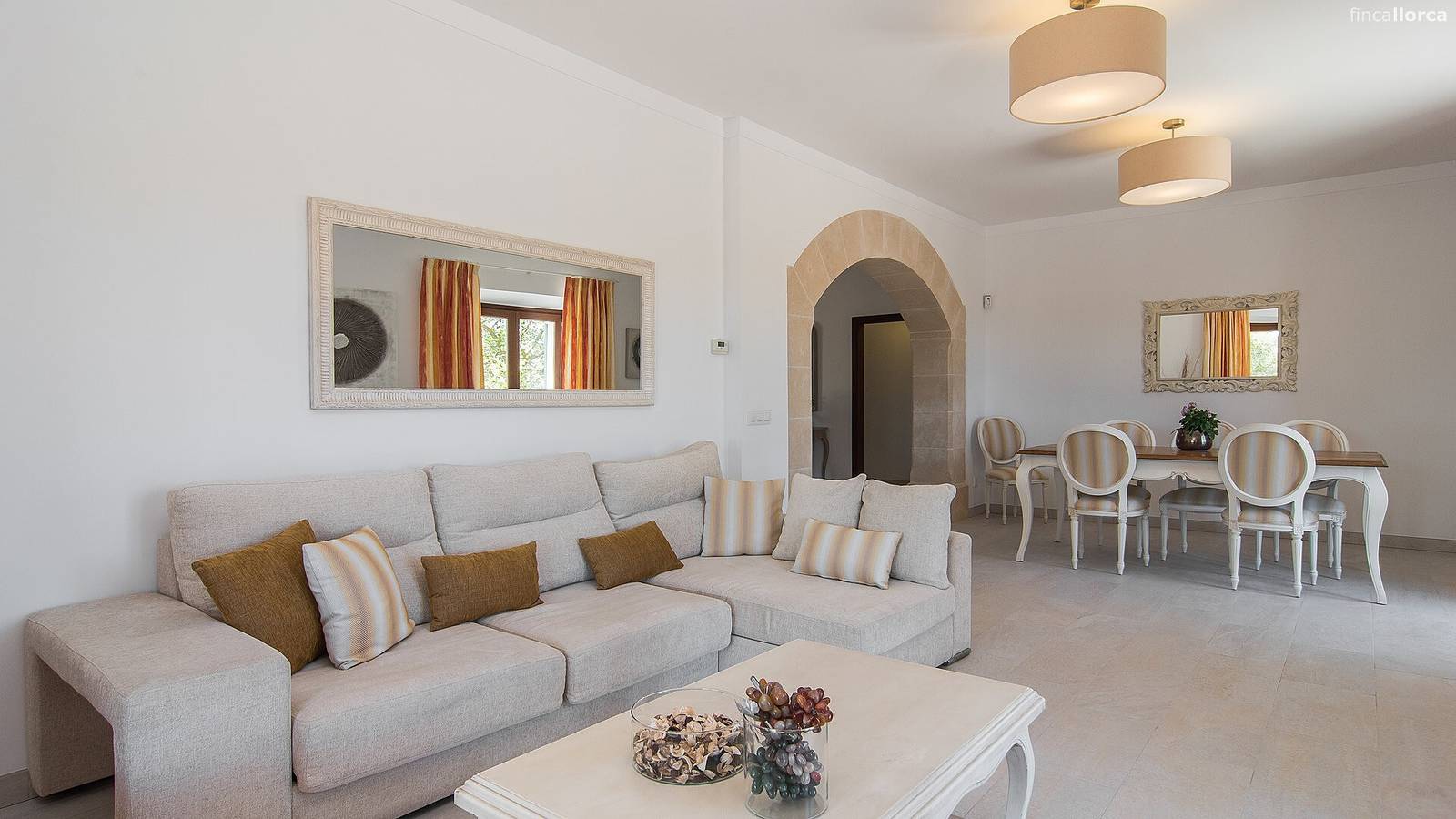 Villa Sa Pleta Petita mit Bergblick, Pool und Wlan in Ses Salines, Mallorcas Küste