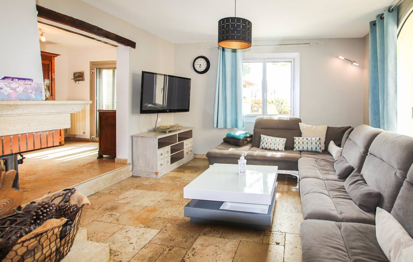 Charmante 160 m² große Wohnung mit Pool und Garten, 2 km vom Zentrum von Villes-sur-Auzon entfernt in Villes-sur-Auzon, Parc naturel régional du Mont-Ventoux