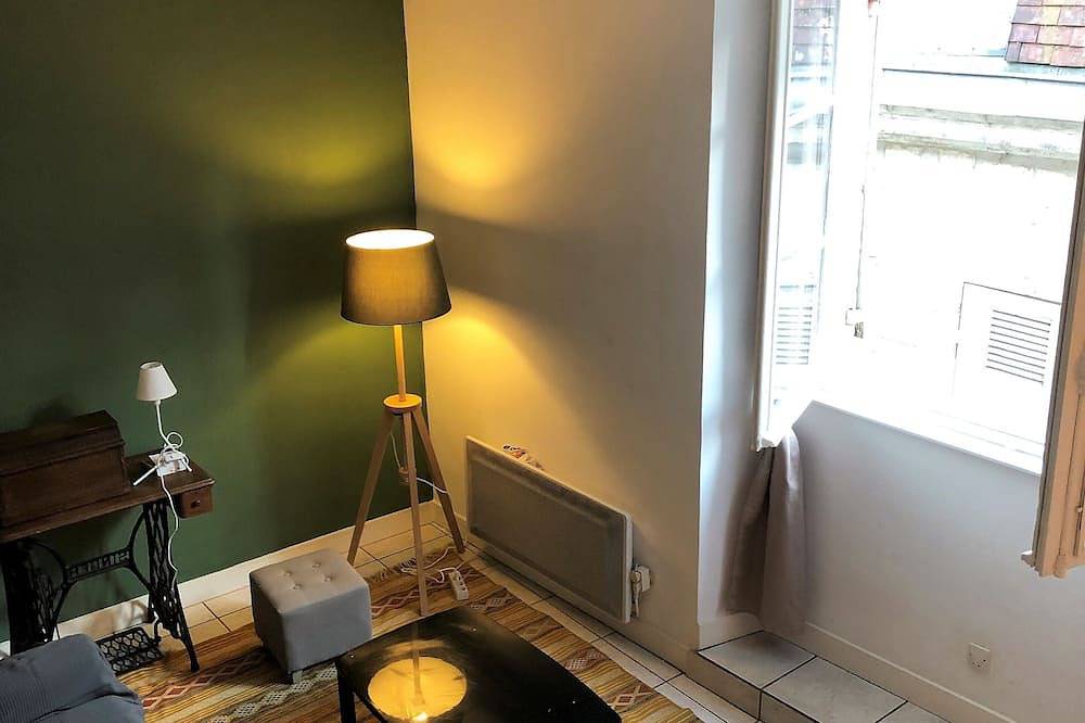 Entire apartment, Périgueux: Appartement à Deux pas de la Cathédrale in Périgueux, Périgord Blanc