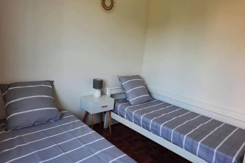 Ganze Wohnung, Vacation home in Manosque, Regionaler Naturpark Luberon