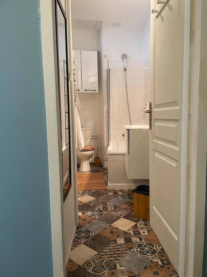Appartement entier, One-Bedroom Apartment in Salies-de-Béarn, Béarn
