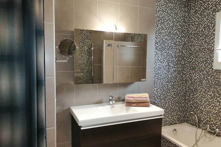 Villa pour 8 personnes, avec balcon et jardin dans Porticcio - 4