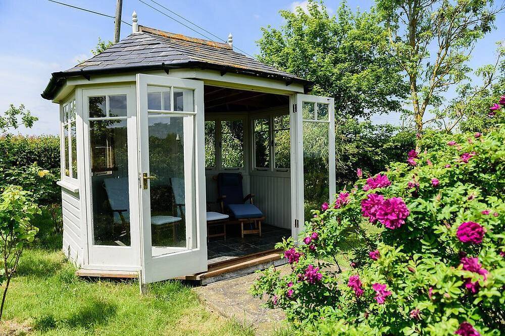 The Stable Cottage is situated in an Idyllic Rural Location near Woodchurch. in Woodchurch, Ashford region