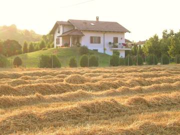 Location de vacances pour 2 personnes, avec jardin et vue à San Damiano d'Asti