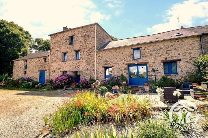 Chambre d’hôte pour 4 personnes, avec vue et terrasse ainsi que jardin et piscine, animaux acceptés en Ille-et-Vilaine - 2