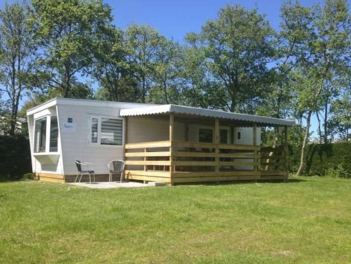 Vakantieappartement voor 5 personen, met Terras en Zwembad in Buren (Ameland)