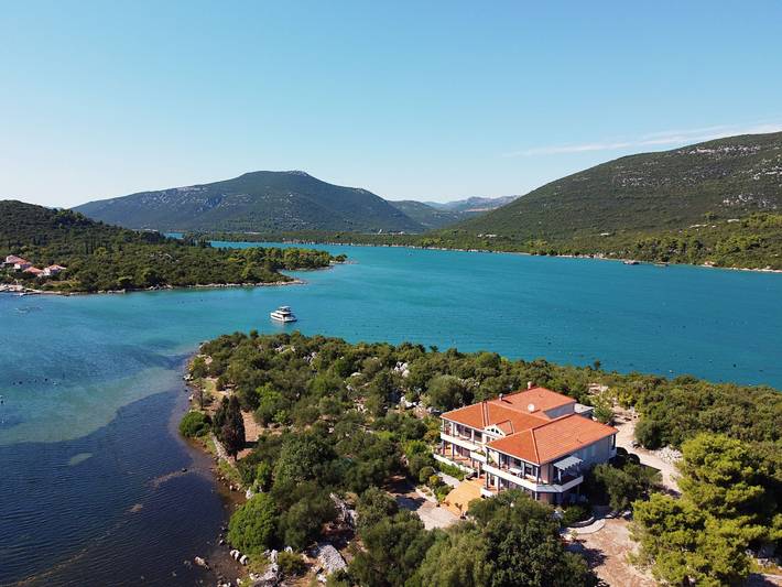 Ferienwohnung für 4 Personen, mit Whirlpool und Balkon sowie Garten auf Peljesac