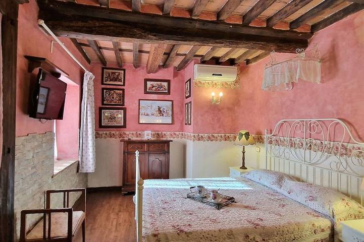Villa in Pietrasanta mit 2 Schlafzimmern 8 Schlafplätzen in Pietrasanta, Italienische Riviera