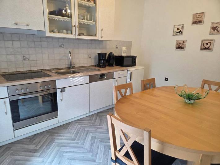 Ferienwohnung für 5 Personen, mit Balkon und Terrasse in Hanau