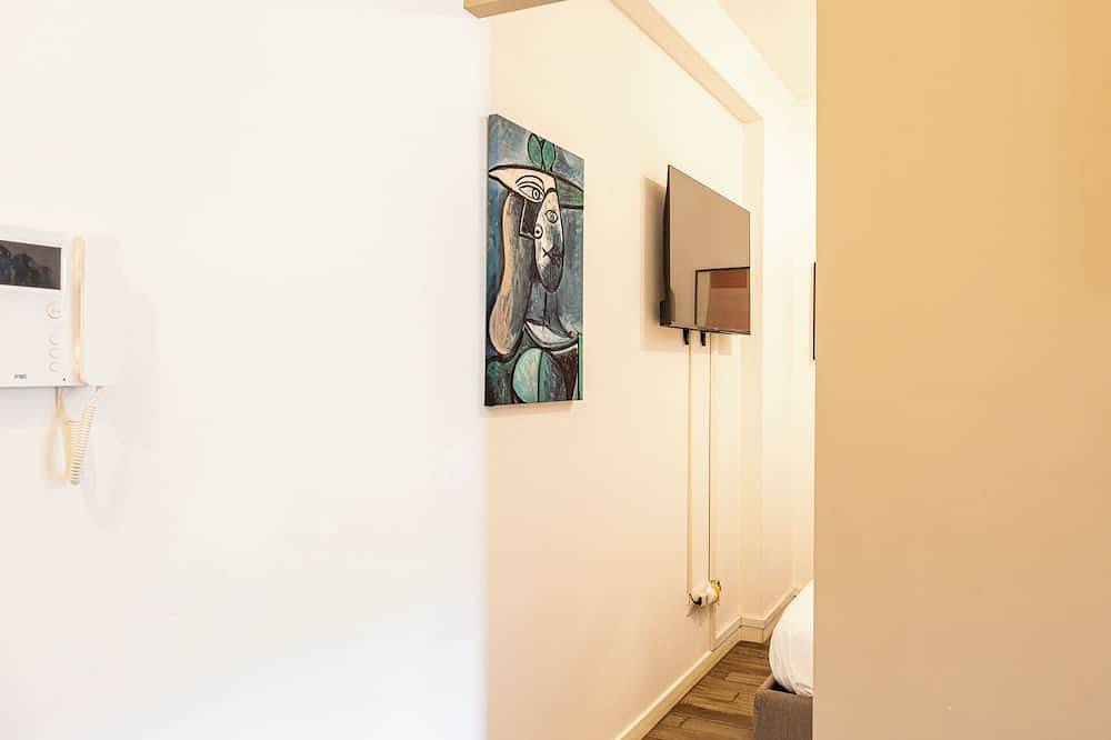 Ganze Wohnung, Mrb| Real Estate • Maison Ludovica -  Modern Studio Apartment with Garden in Marino, Parco Regionale dei Castelli Romani