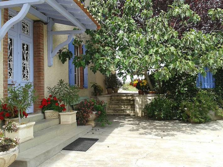 Chambre d’hôte pour 2 personnes, avec jardin dans Château de Mauriac