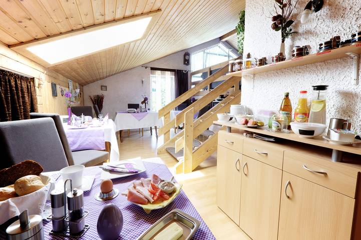 Pension Merbald - Doppelzimmer 3 - gemütliche Einrichtung in Beilngries, Altmühltal