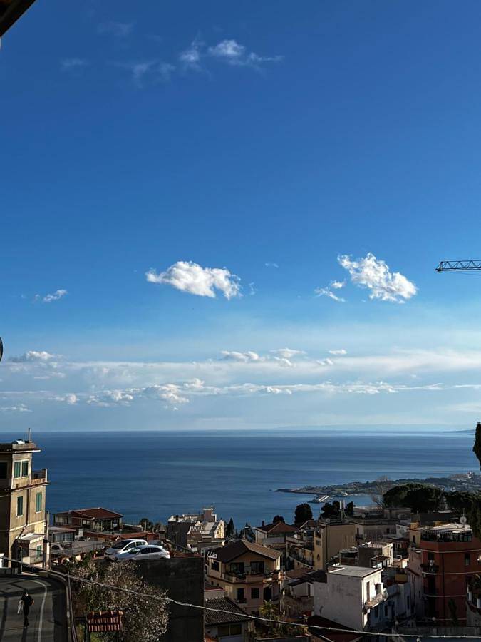 Apartament wakacyjny dla 2 osób, z widok i taras w Taormina