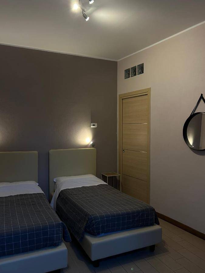 Gîte pour 2 personnes, avec jardin et terrasse dans Stresa - 2