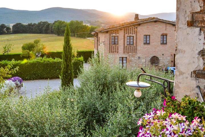 Agriturismo per 2 persone, con Giardino e Piscina a Sovicille