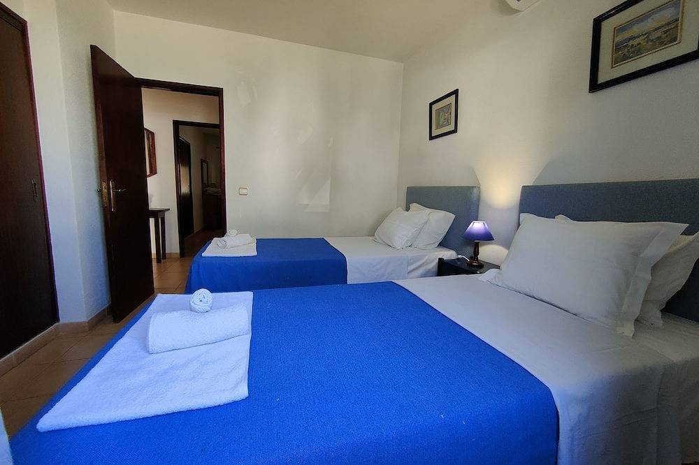 Tourist Set Alporchinhos in Armação de Pêra (costa), Faro Distrikt