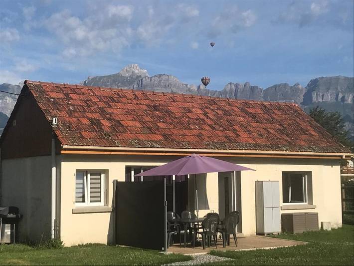 Location de vacances pour 2 personnes, avec vue et jardin à Domancy - 2