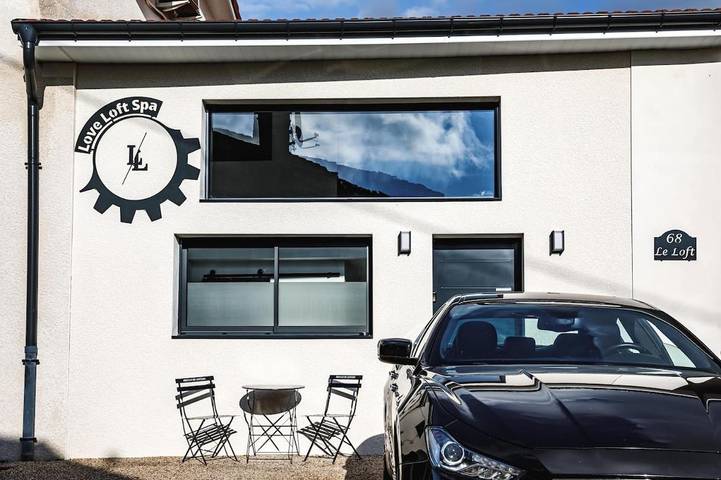 Location de vacances pour 2 personnes, avec jacuzzi et terrasse à Ambronay - 3