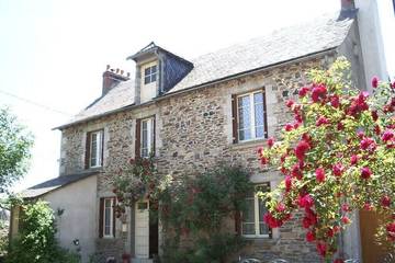 Location de vacances pour 8 personnes, animaux acceptés à Castelnau-de-Mandailles