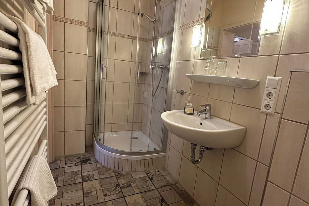 Ganze Wohnung, Einzelzimmer mit Dusche/Wc in Blaubeuren, Alb-Donau-Kreis