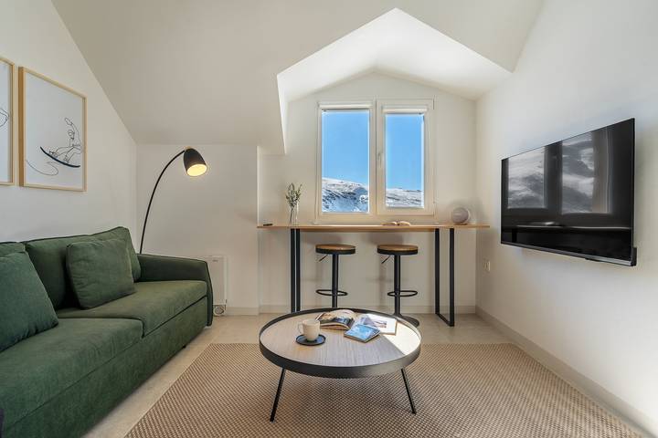 Entire apartment, Apartment 'Varadero Snow' with Mountain View and Wi-Fi in Sierra Nevada Ski Resort, Monachil