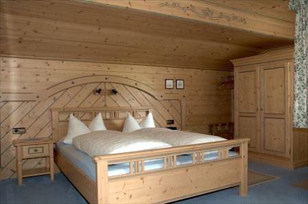 Pension Restner - Chiemgau Karte - Doppelzimmer mit Balkon und Dusche und Wc in Inzell, Bayerische Alpen