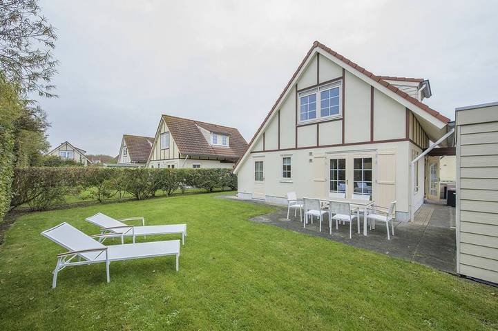 Villa für 6 Personen, mit Terrasse