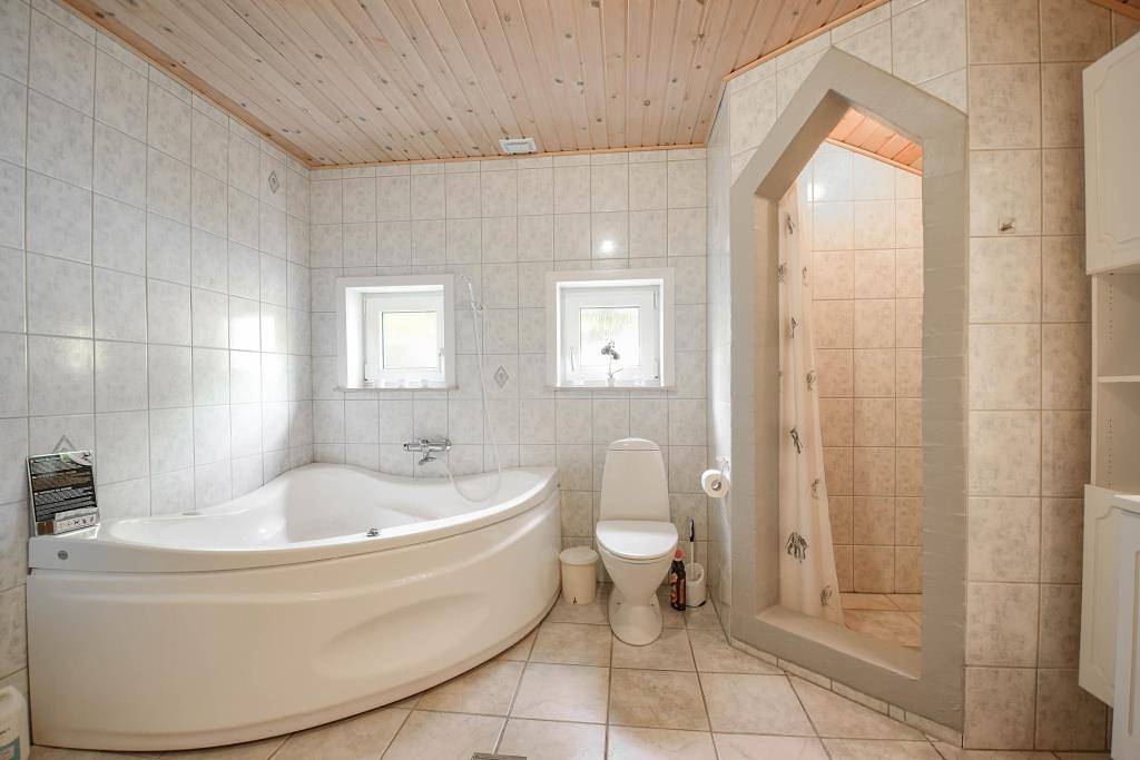 Ferienhaus nahe am Fjord mit Sauna, Whirlpool und überdachter Terrasse in Fjand, Nissum Fjord