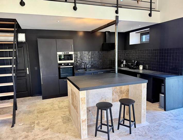 Location de vacances pour 10 personnes, avec sauna et jardin ainsi que vue et piscine, animaux acceptés à Coly - 4