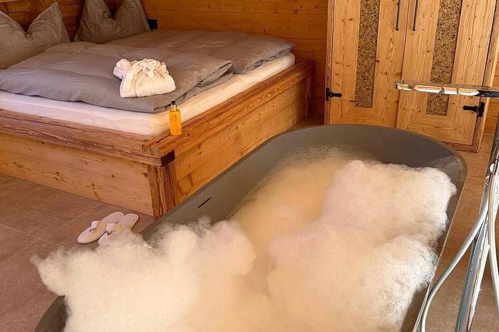 Chalet am Bachl 2 mit Terrasse und Garten in Hohe Tauern, Bezirk Spittal an der Drau