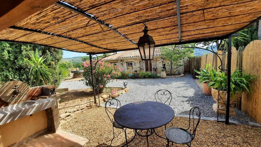 Appartement de vacances pour 3 personnes, avec vue et jardin