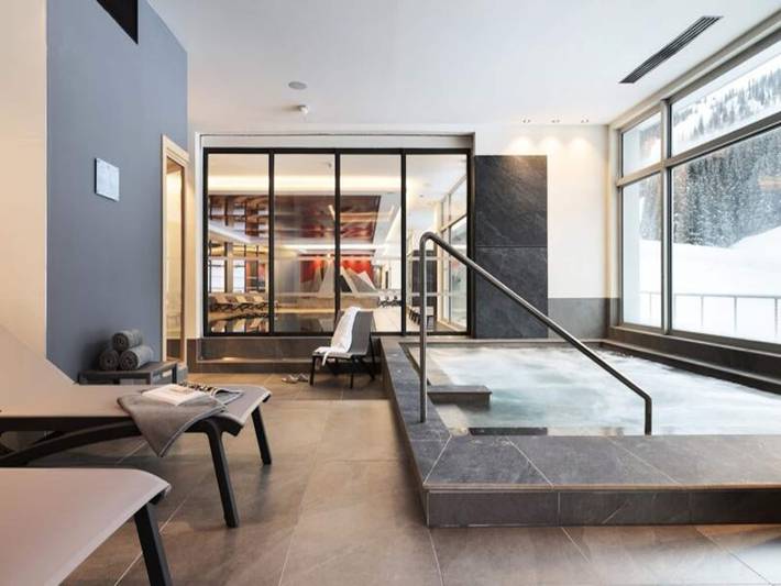 Location de vacances pour 6 personnes, avec sauna ainsi que piscine et balcon, animaux acceptés dans Flaine