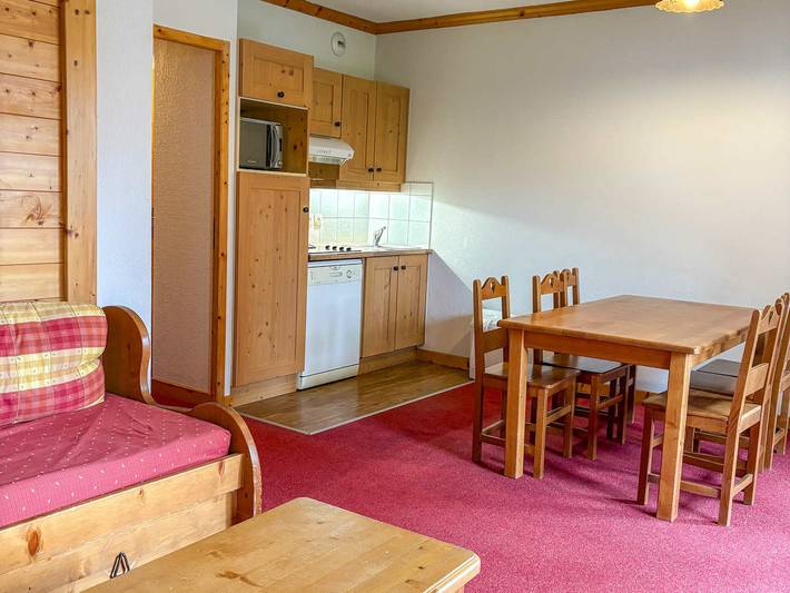 Gîte pour 6 personnes, avec piscine et balcon dans Office De Tourisme De Notre Dame De Bellecombe