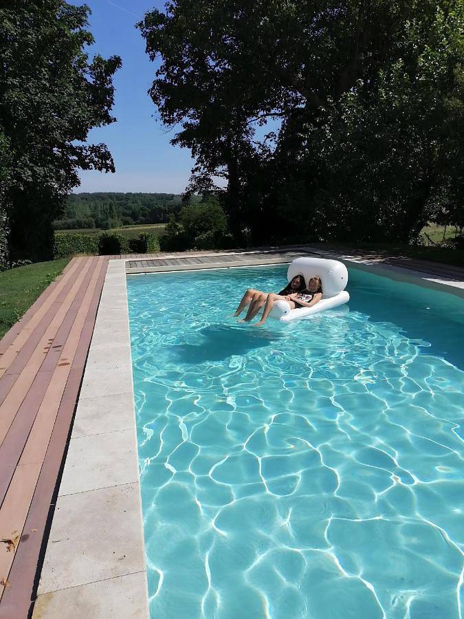 Location de vacances pour 7 personnes, avec jardin ainsi que terrasse et piscine à Saint-Germain-du-Puch