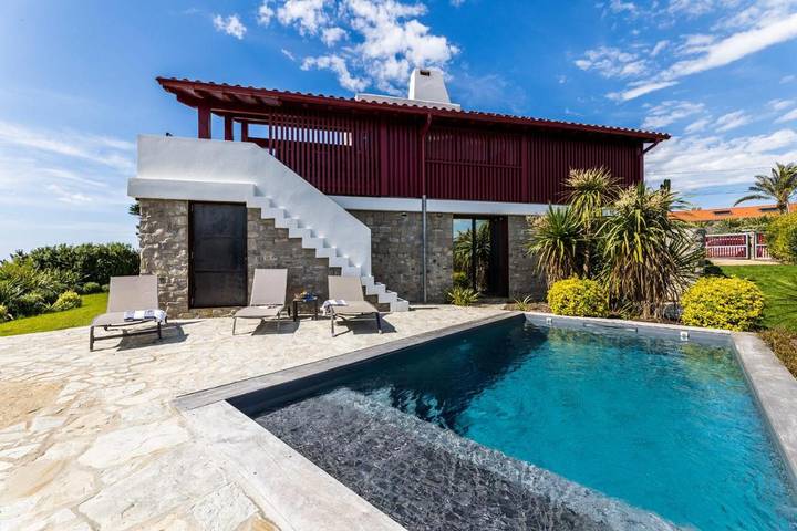 Villa pour 12 personnes, avec jardin et piscine