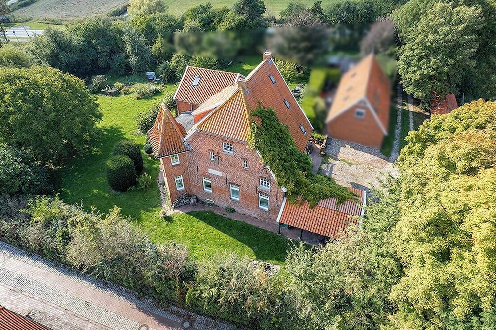 Ganze Wohnung, Ferienwohnung Kornboden im Pilsumer Hof mit traumhaftem Garten in Pilsum, Krummhörn