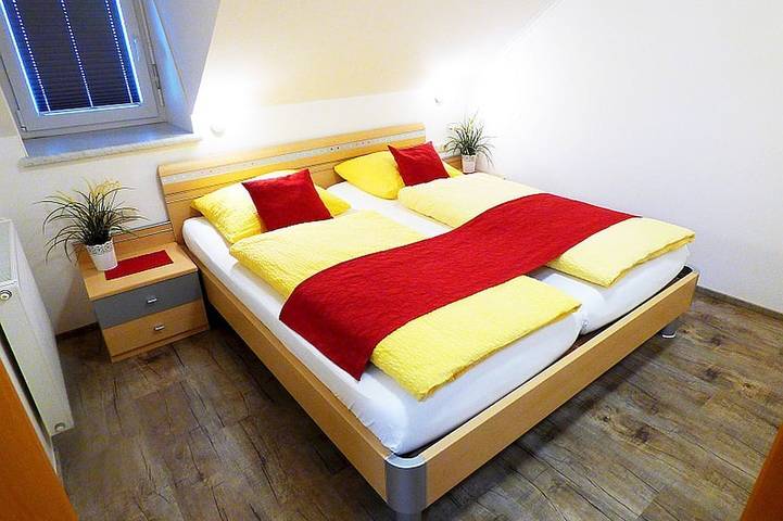 Ferienwohnung für 3 Personen, mit Balkon und Garten - 1