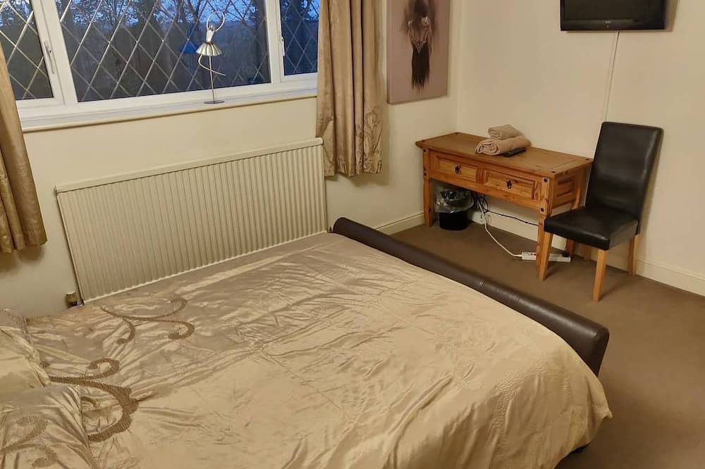 Cottage mit 4 Schlafzimmern und 4 Bädern, Parkplatz, Garten in der Nähe von St. Neots in Great Paxton, Cambridgeshire