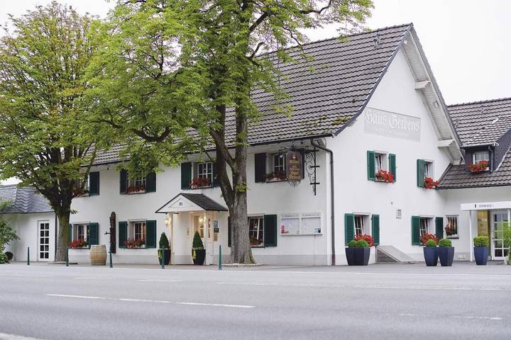 Hotel, mit Terrasse und Garten in Wickede (Ruhr)