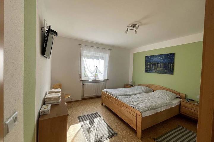 Ferienwohnung für 2 Personen, mit Balkon und Garten in Neunkirchen - 2