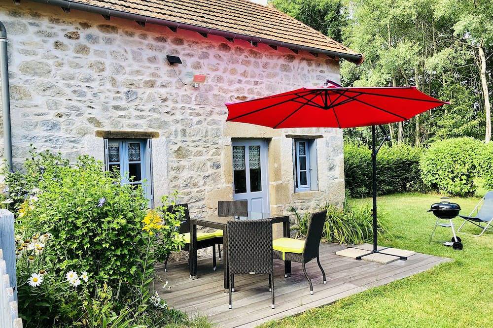 Vrijstaand huis, in de buurt van het regionale park Volcans d'Auvergne en Vulcana wifi in Gouttières, Riom en omgeving